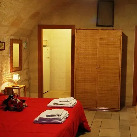 Borgo San Martino Szálloda Bra